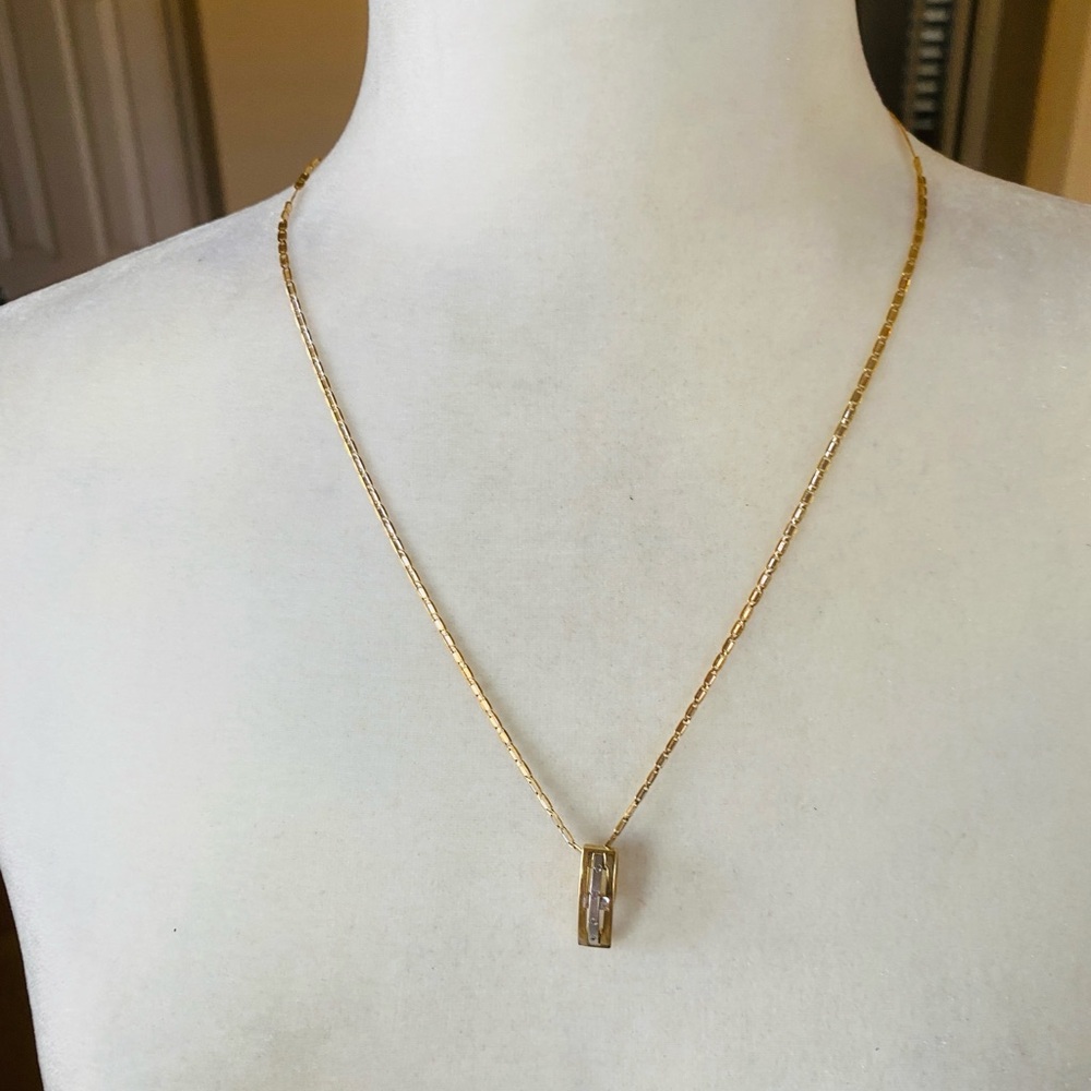 14KT Gold Bar Pendant Necklace With 21.5" 14 KT Gold Chain 6 Grams